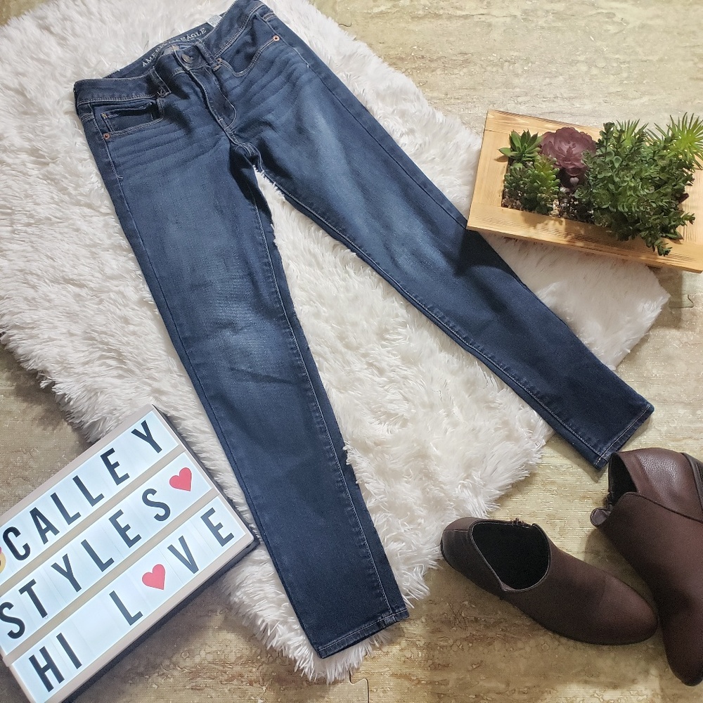 American Eagle Super Skinny Jeans Size 2 Dark Wash